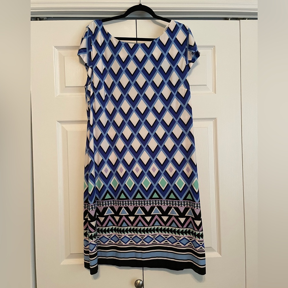 NWT womens geometric shift dress with cap sleeves. XXL Jessica Howard dress.